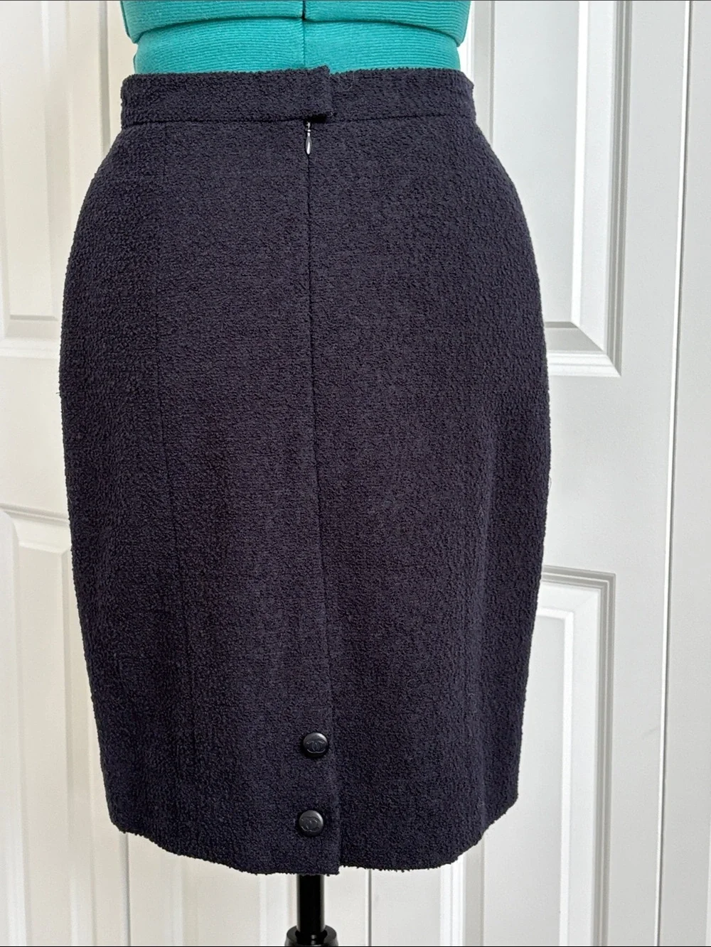 CHANEL Vintage Navy Bouclé Pencil Skirt - Cruise 1996